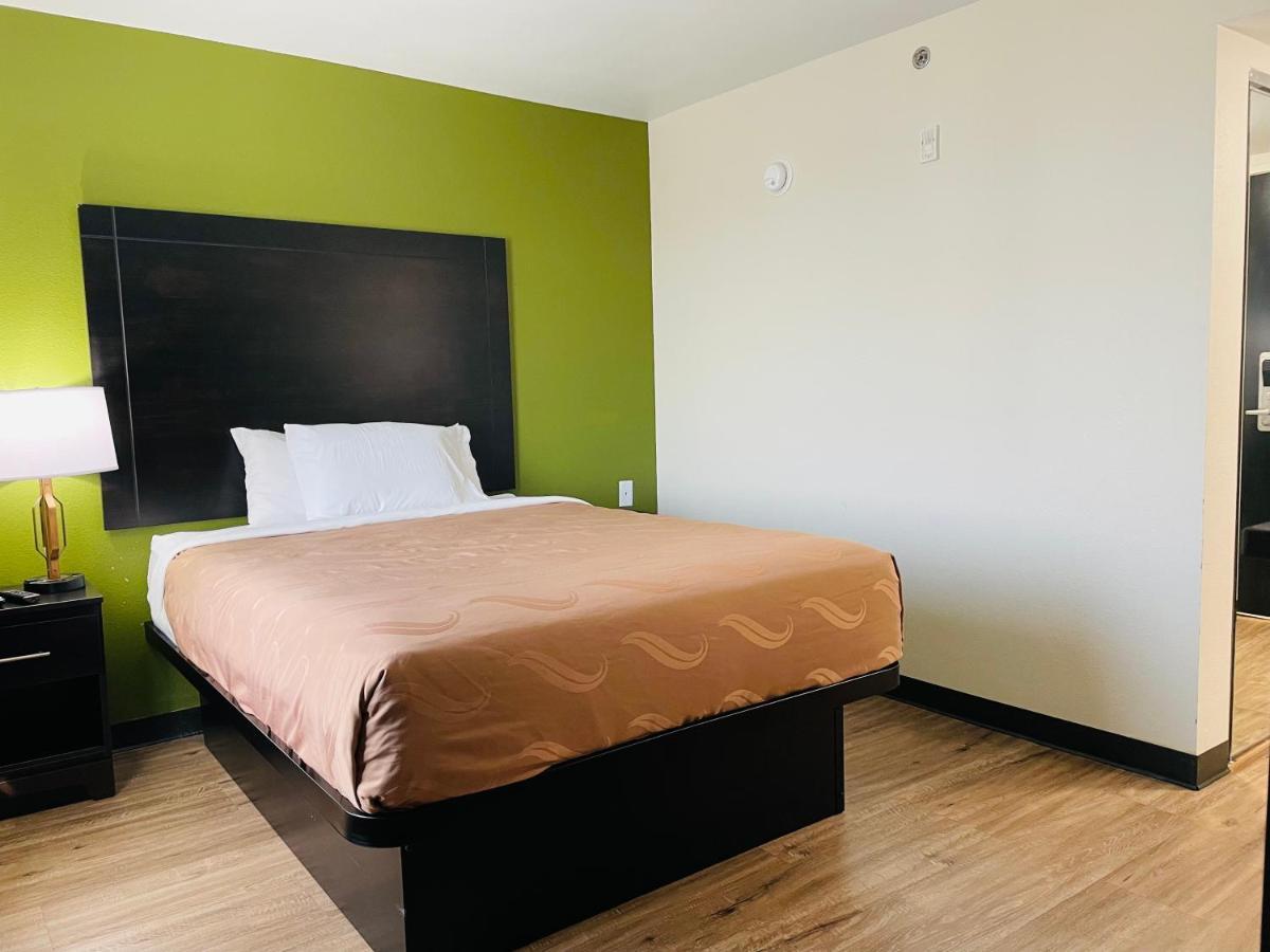 Quality Inn & Suites Lake Charles South Экстерьер фото
