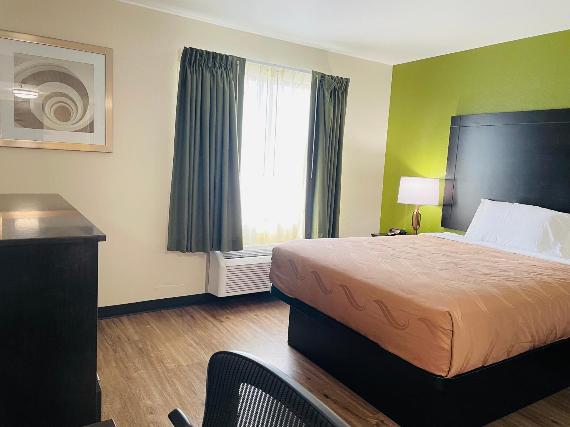Quality Inn & Suites Lake Charles South Экстерьер фото
