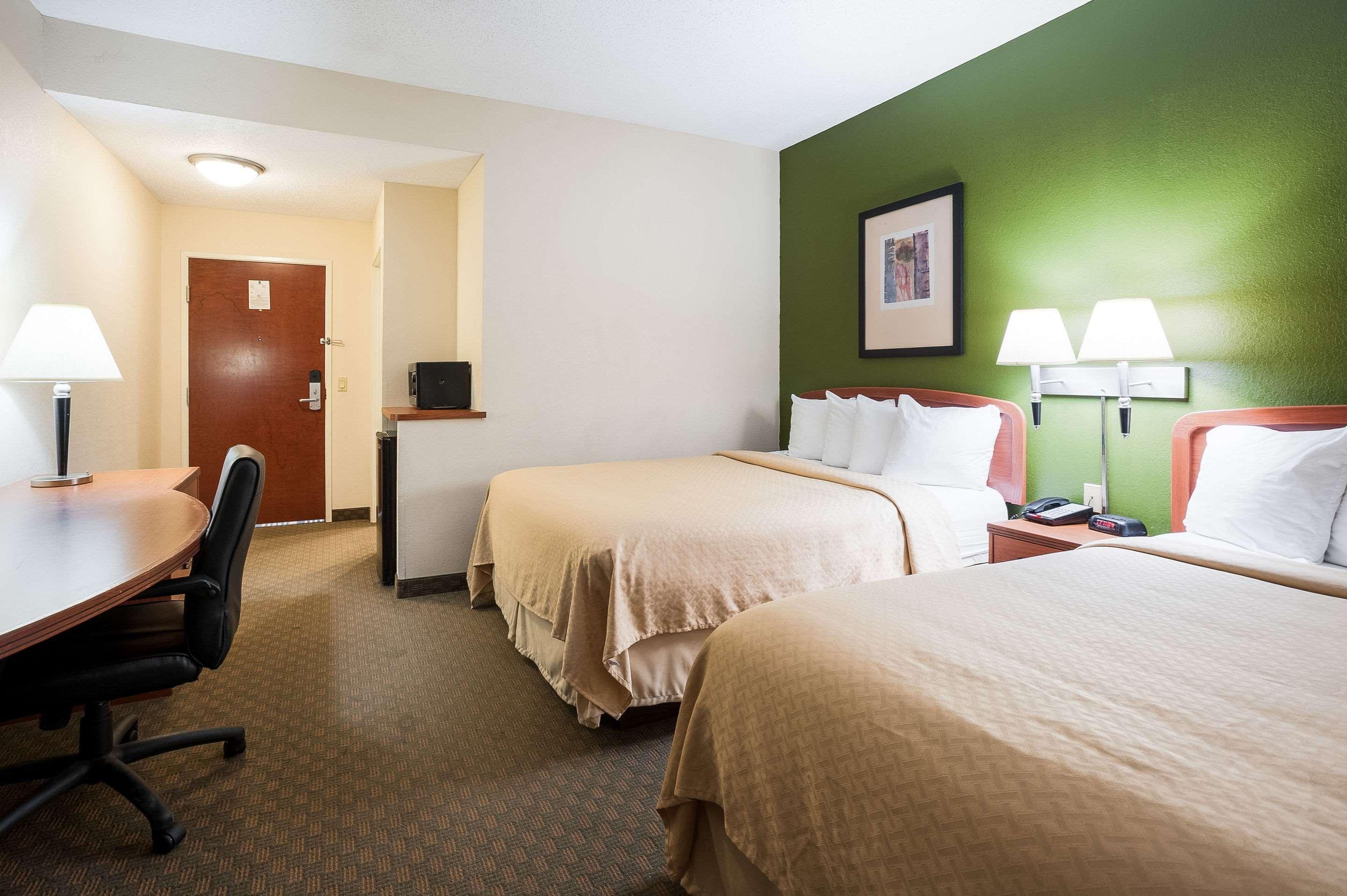Quality Inn & Suites Lake Charles South Экстерьер фото
