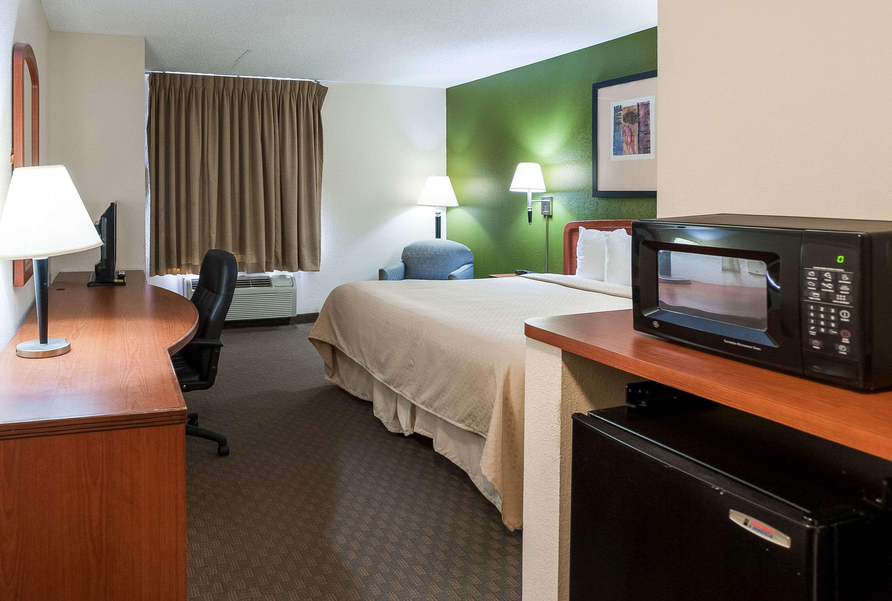Quality Inn & Suites Lake Charles South Экстерьер фото