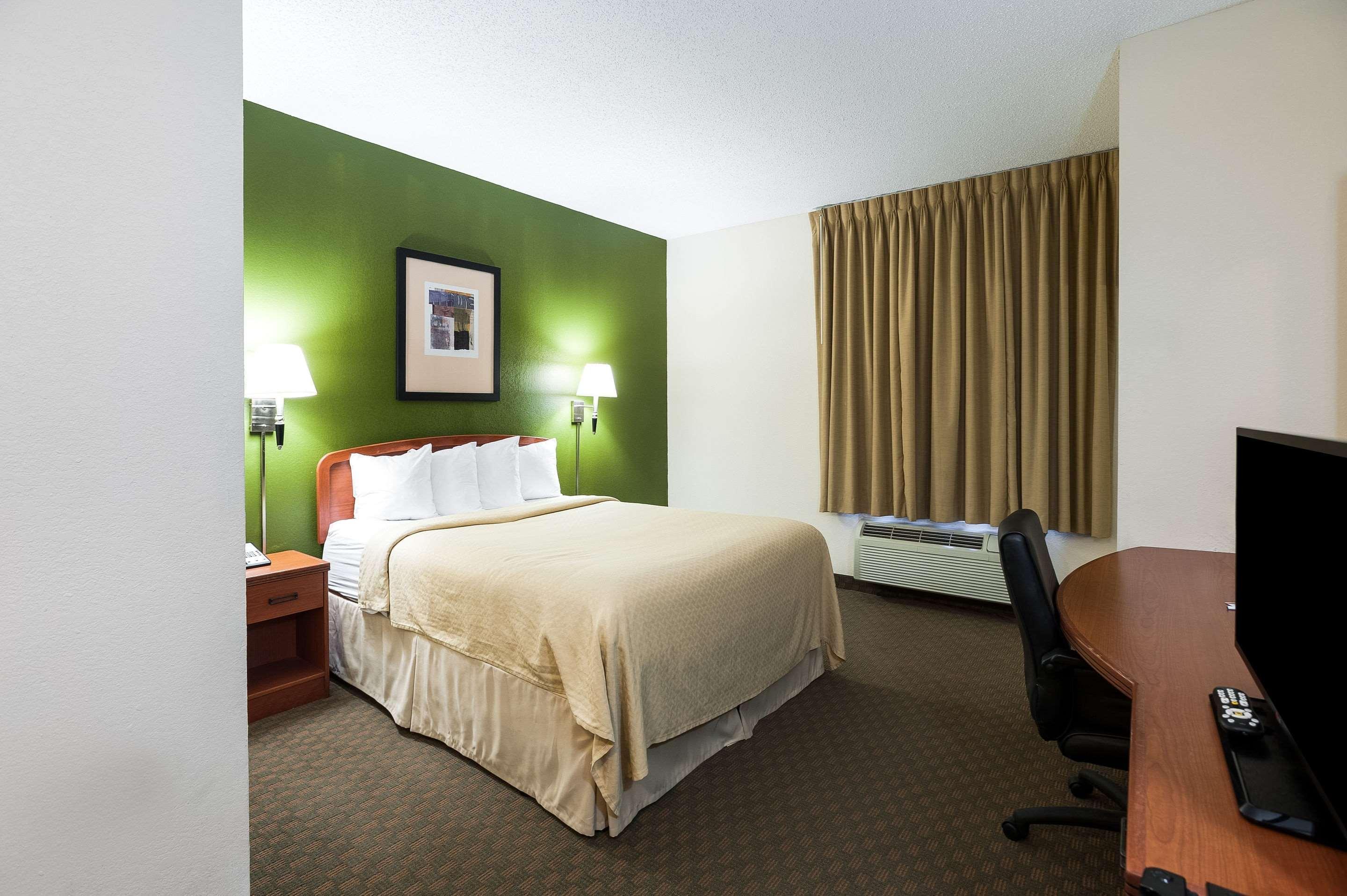 Quality Inn & Suites Lake Charles South Экстерьер фото