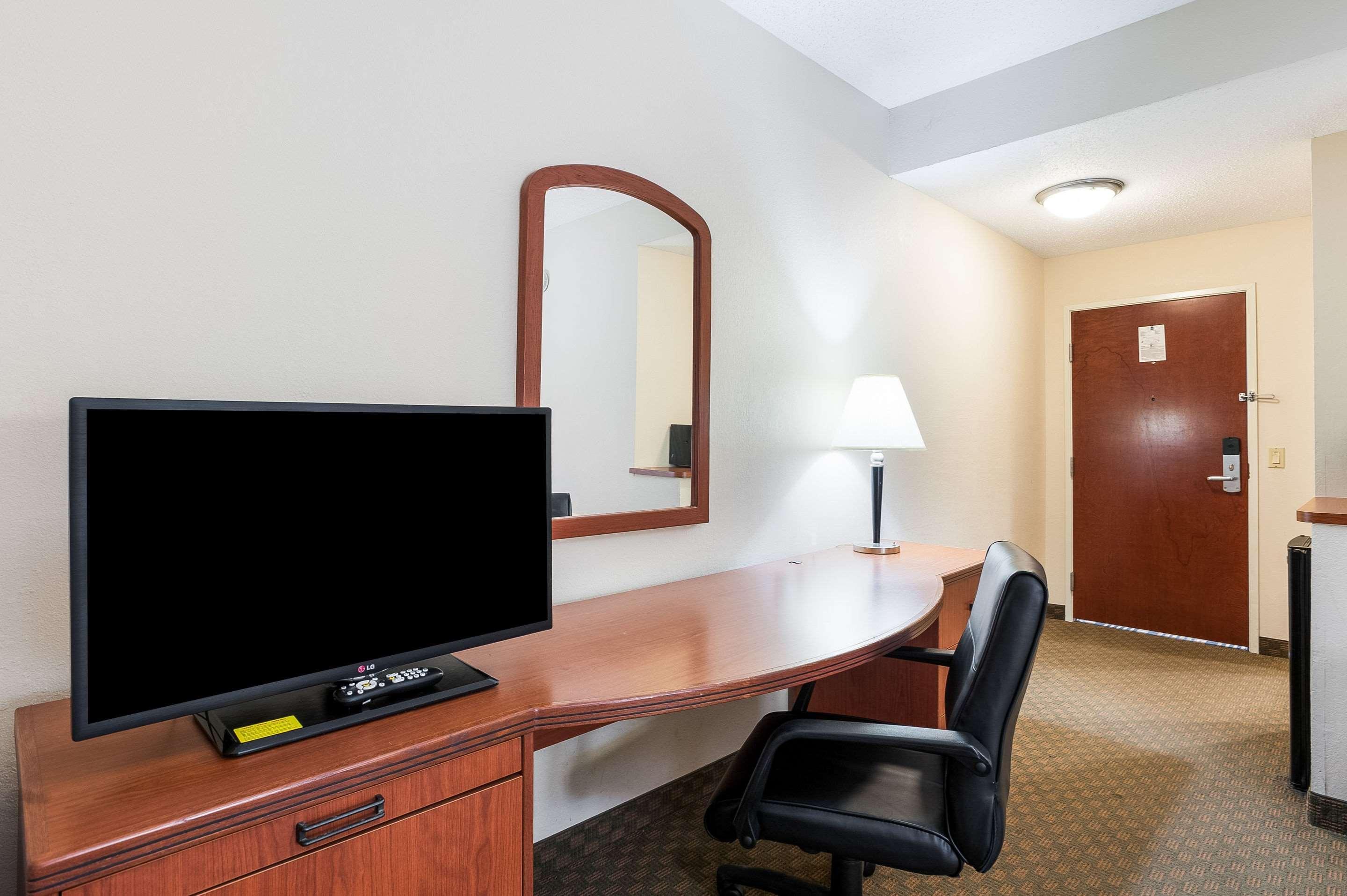 Quality Inn & Suites Lake Charles South Экстерьер фото