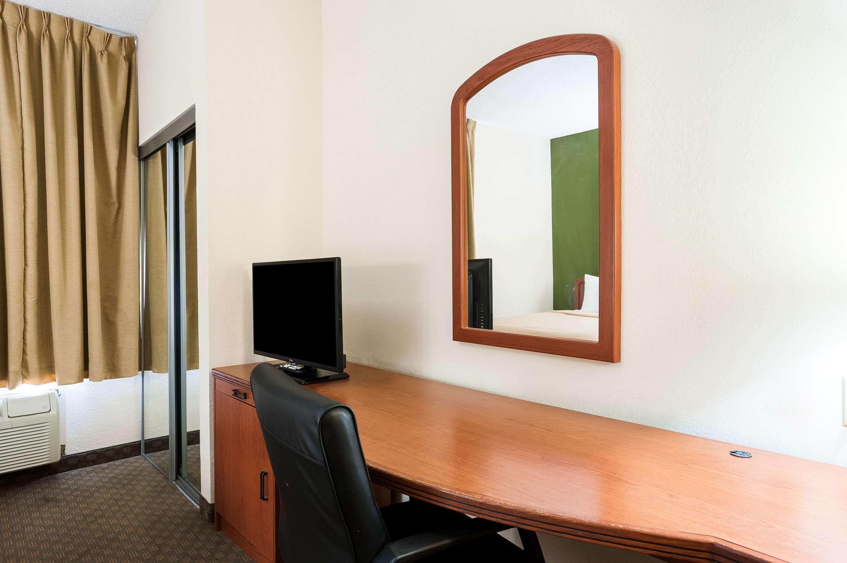 Quality Inn & Suites Lake Charles South Экстерьер фото