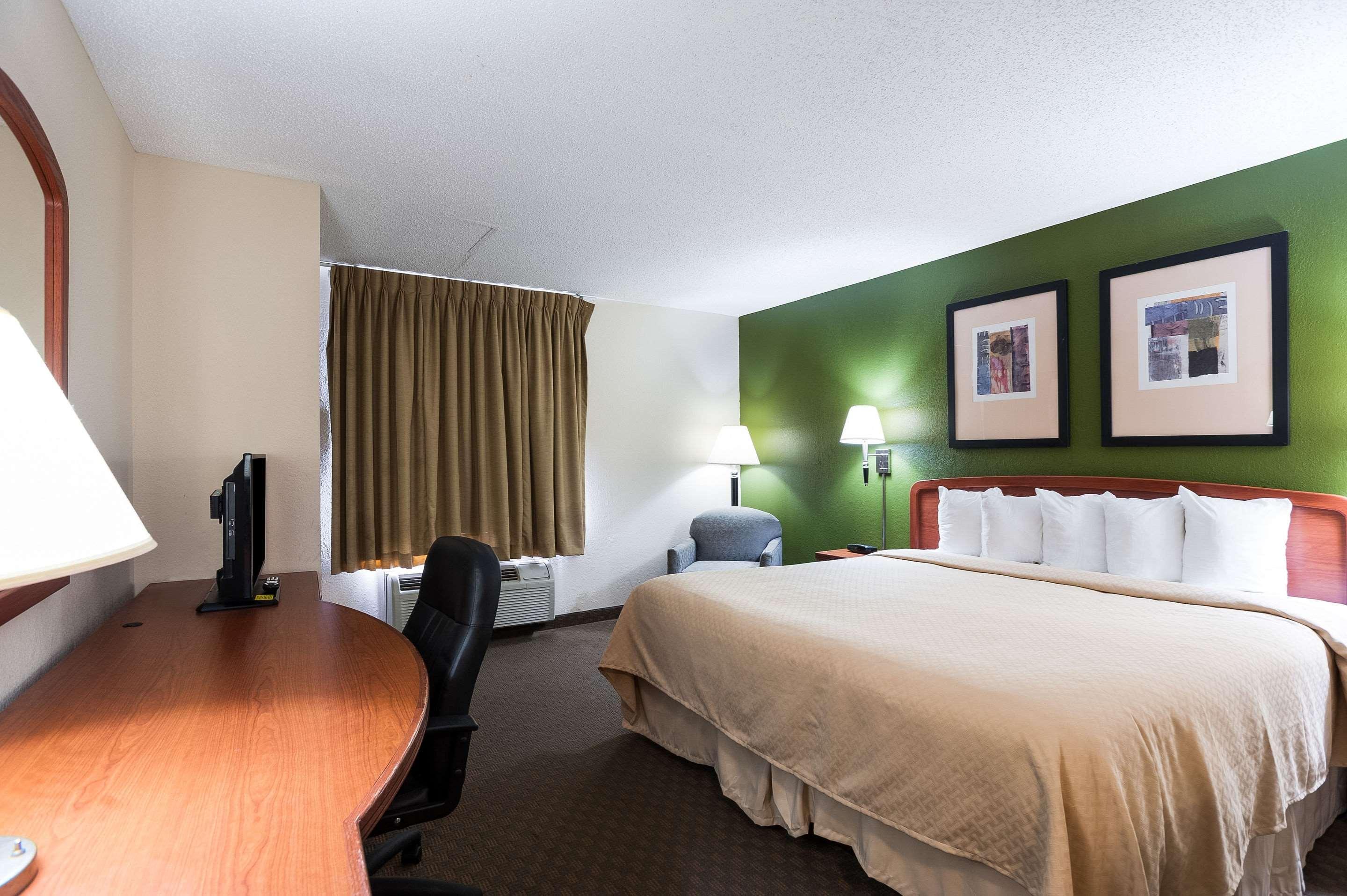 Quality Inn & Suites Lake Charles South Экстерьер фото