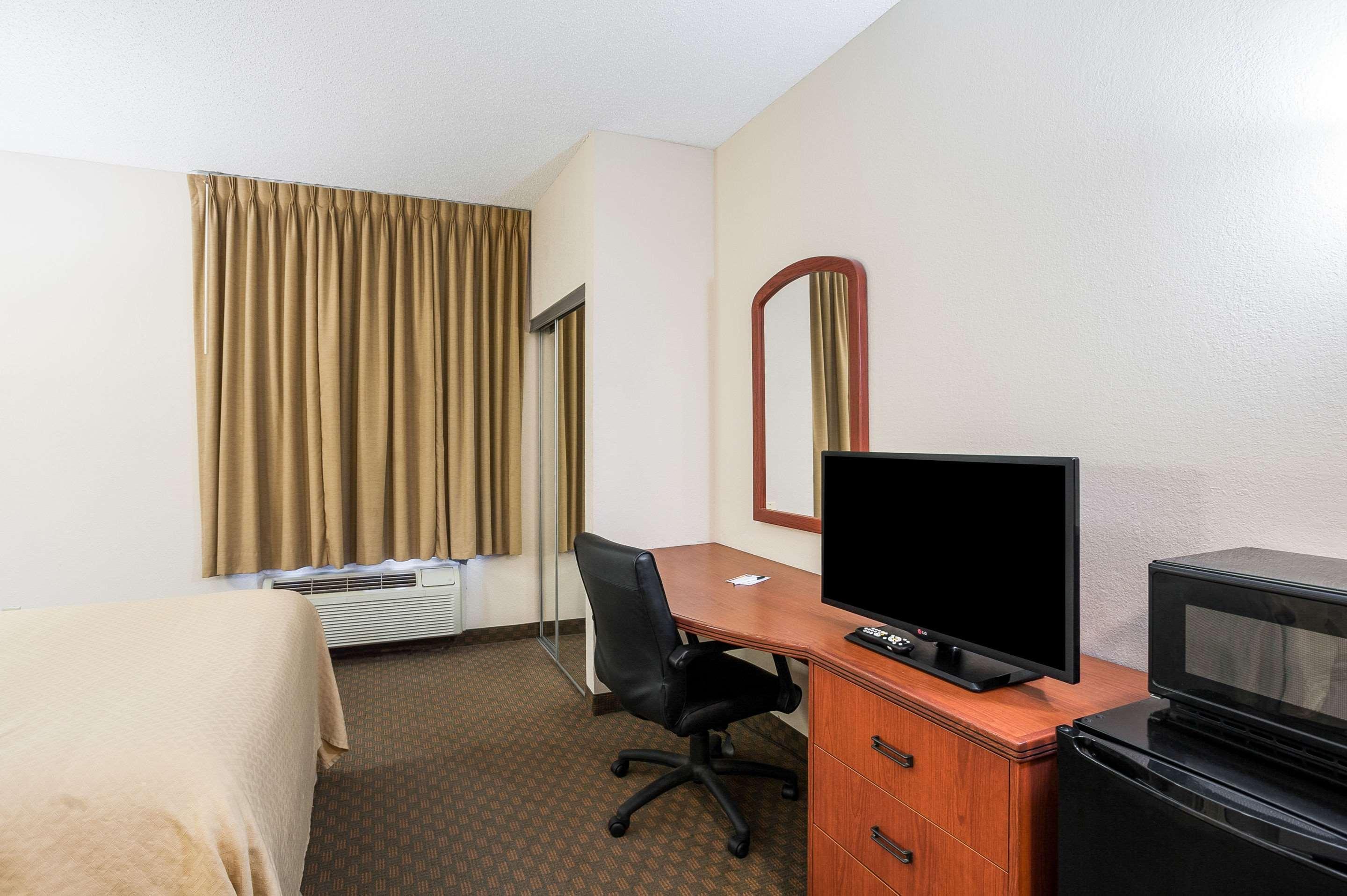 Quality Inn & Suites Lake Charles South Экстерьер фото