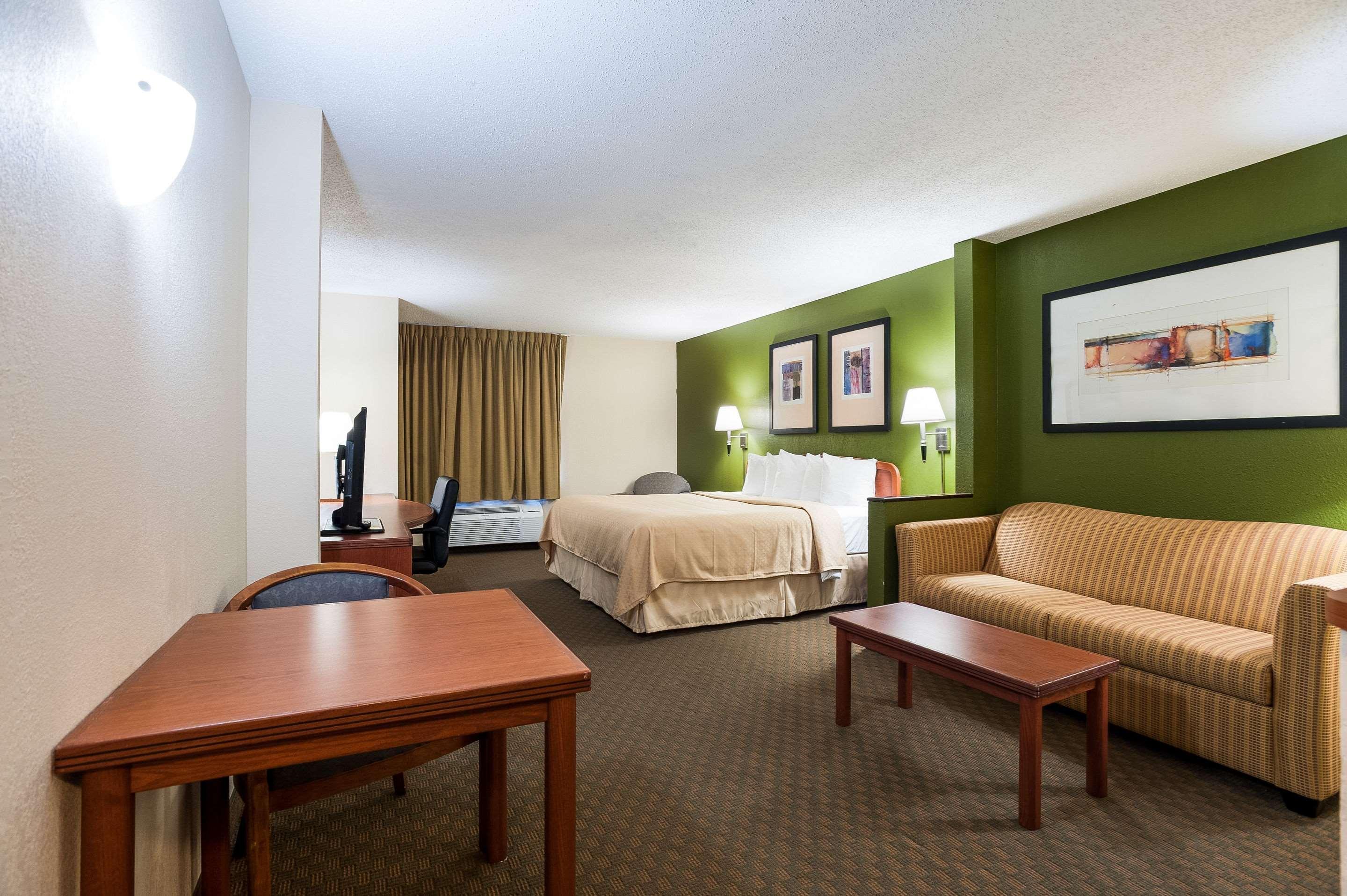 Quality Inn & Suites Lake Charles South Экстерьер фото