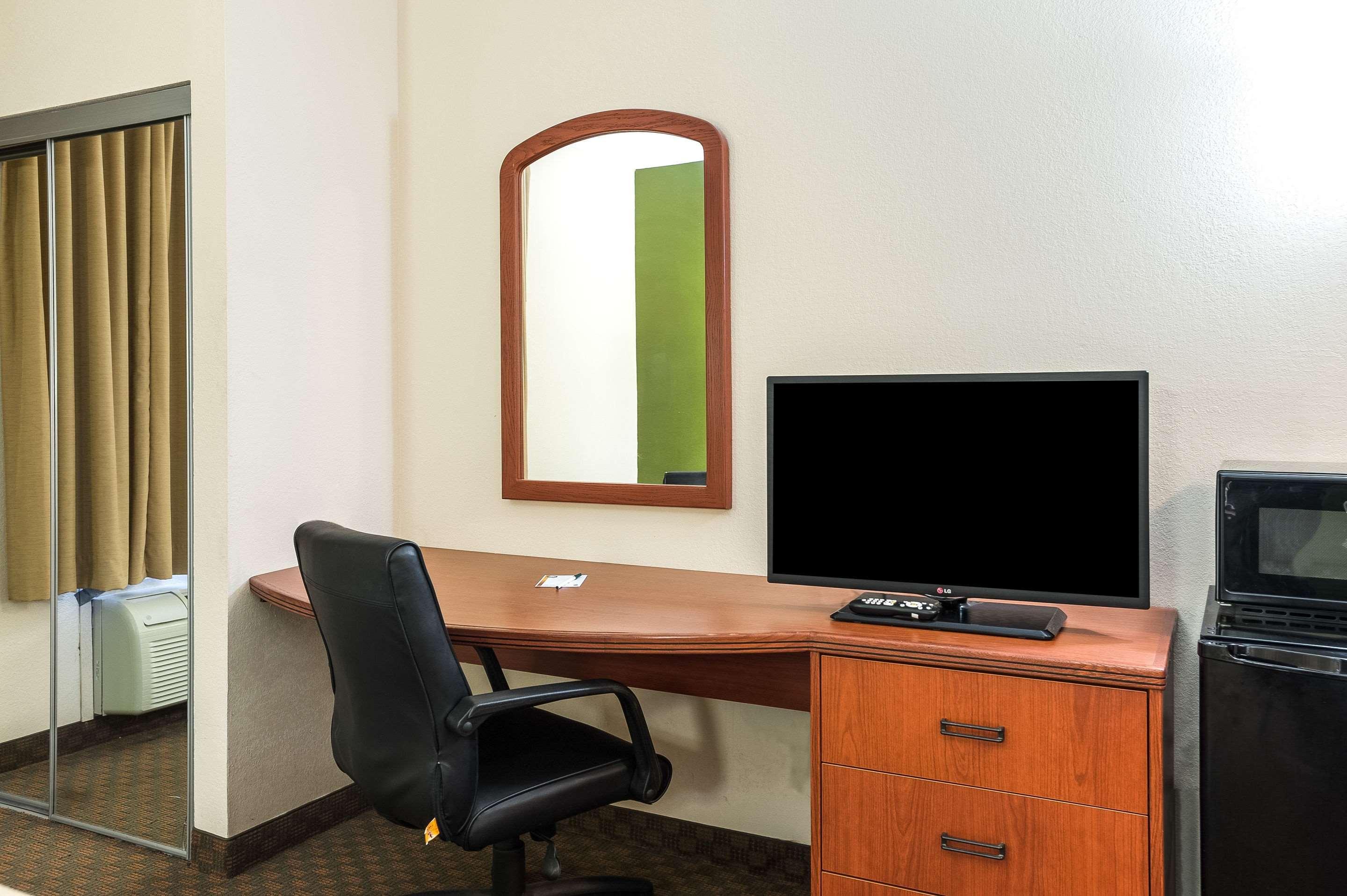 Quality Inn & Suites Lake Charles South Экстерьер фото