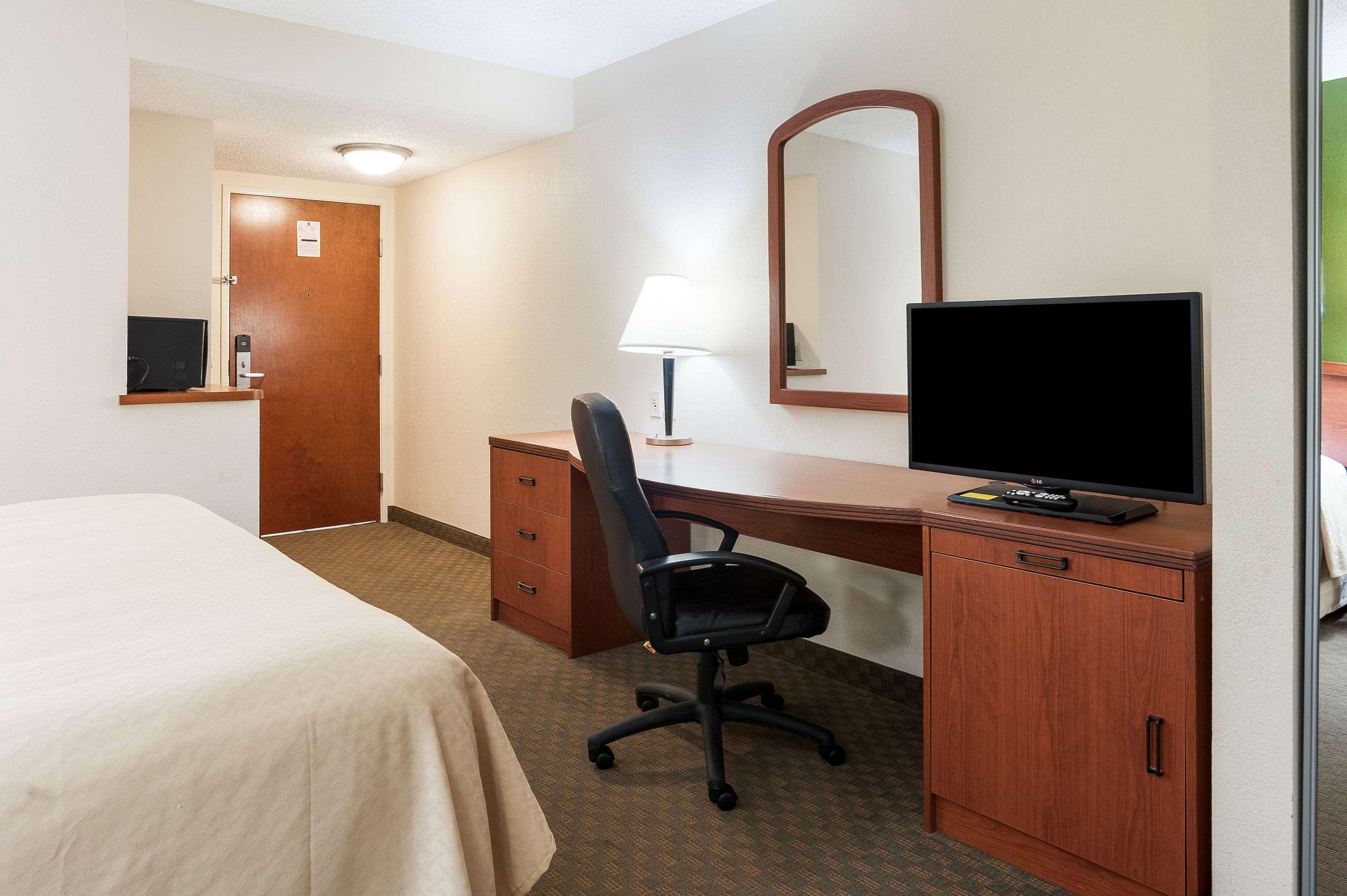 Quality Inn & Suites Lake Charles South Экстерьер фото
