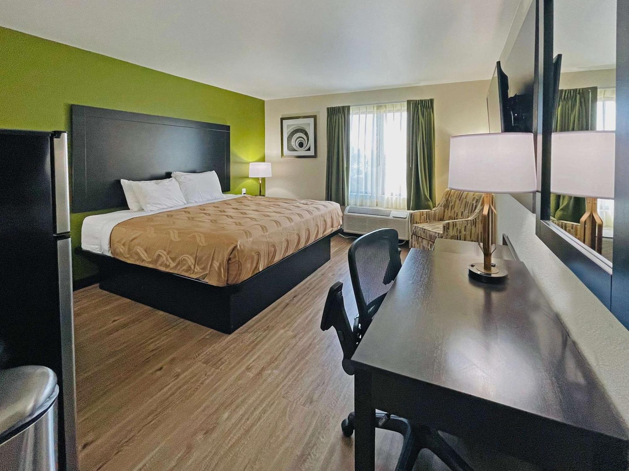 Quality Inn & Suites Lake Charles South Экстерьер фото