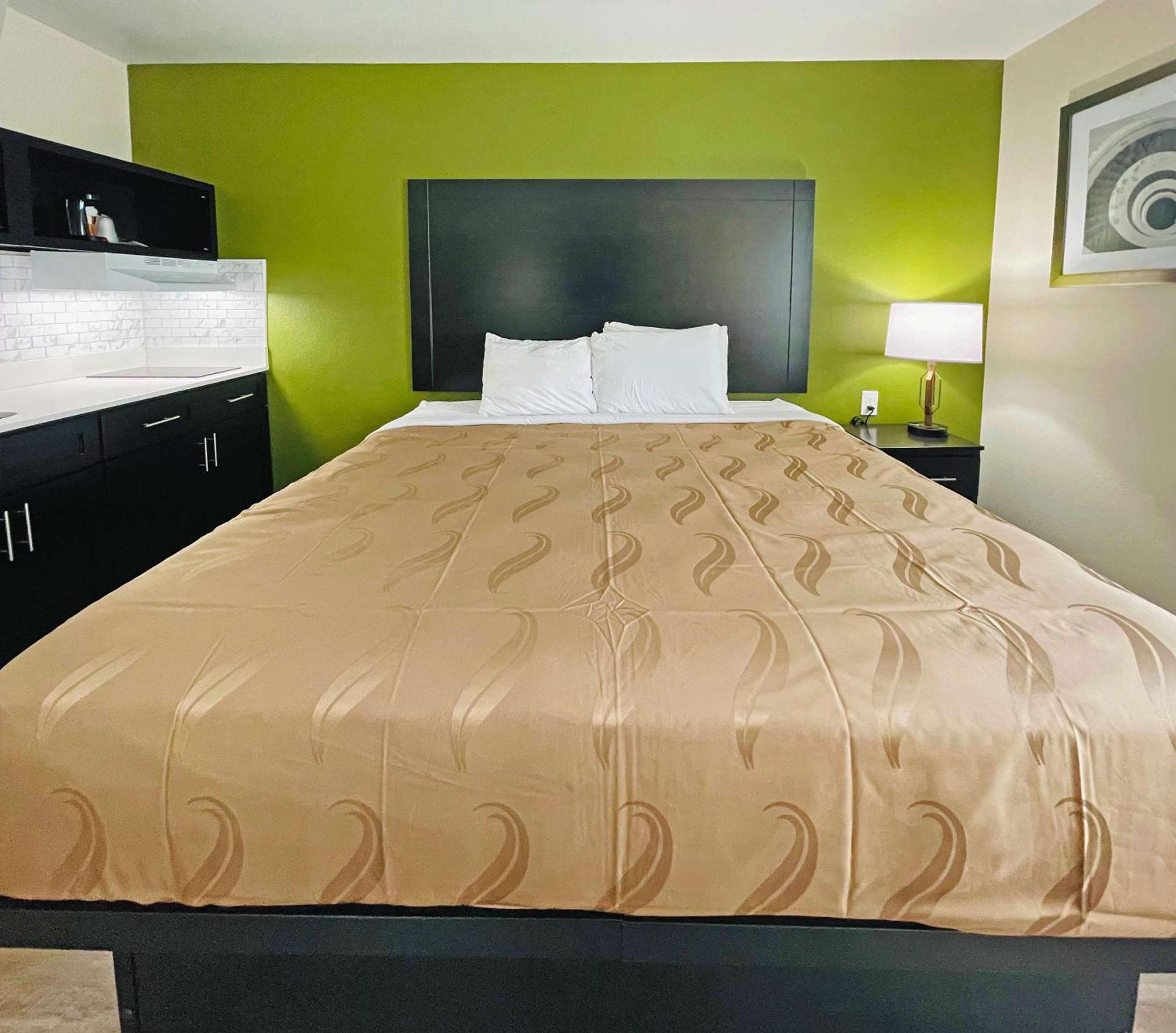 Quality Inn & Suites Lake Charles South Экстерьер фото