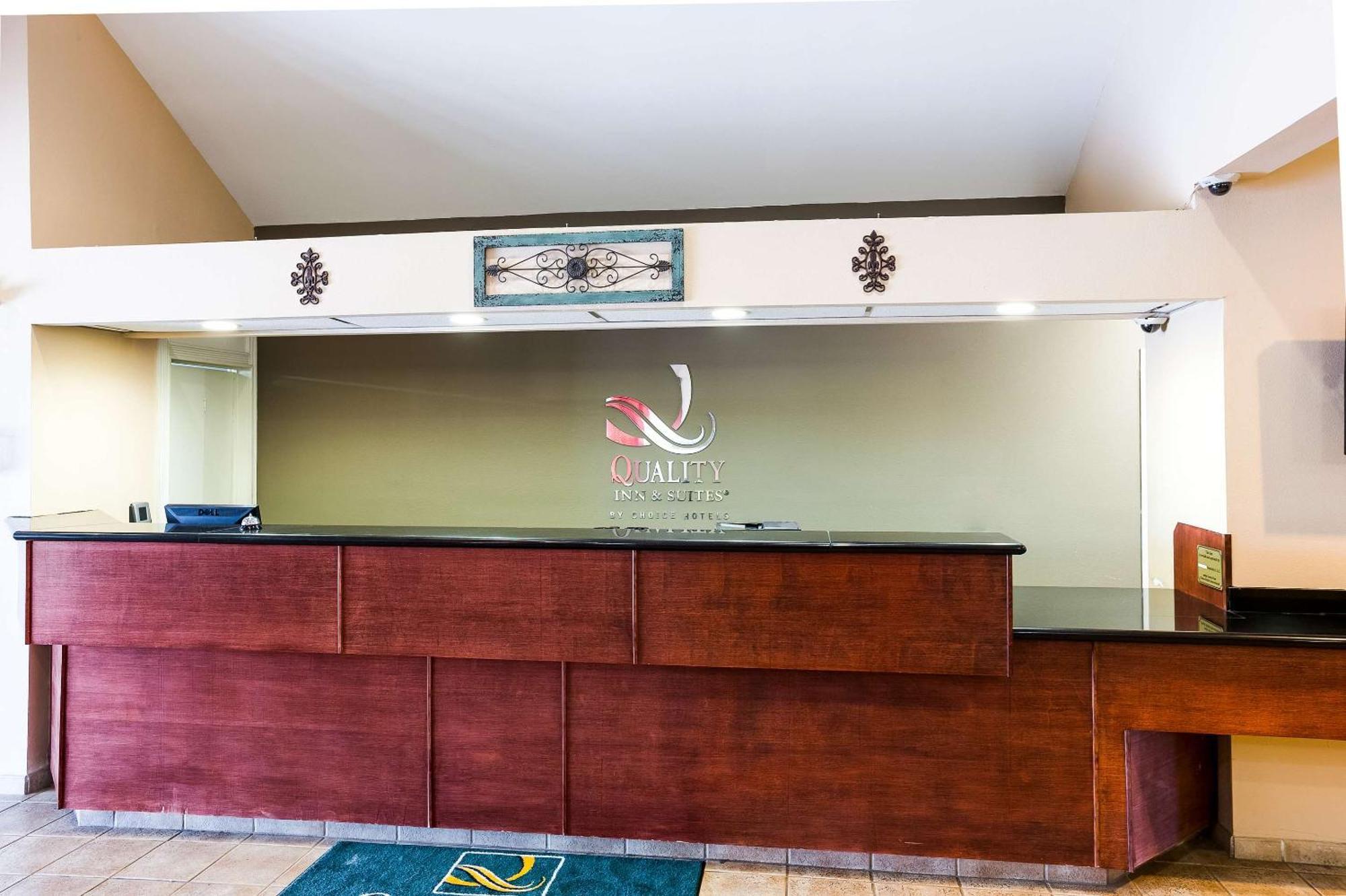 Quality Inn & Suites Lake Charles South Экстерьер фото